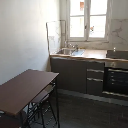 Apartment 2 A Entierement Renove *